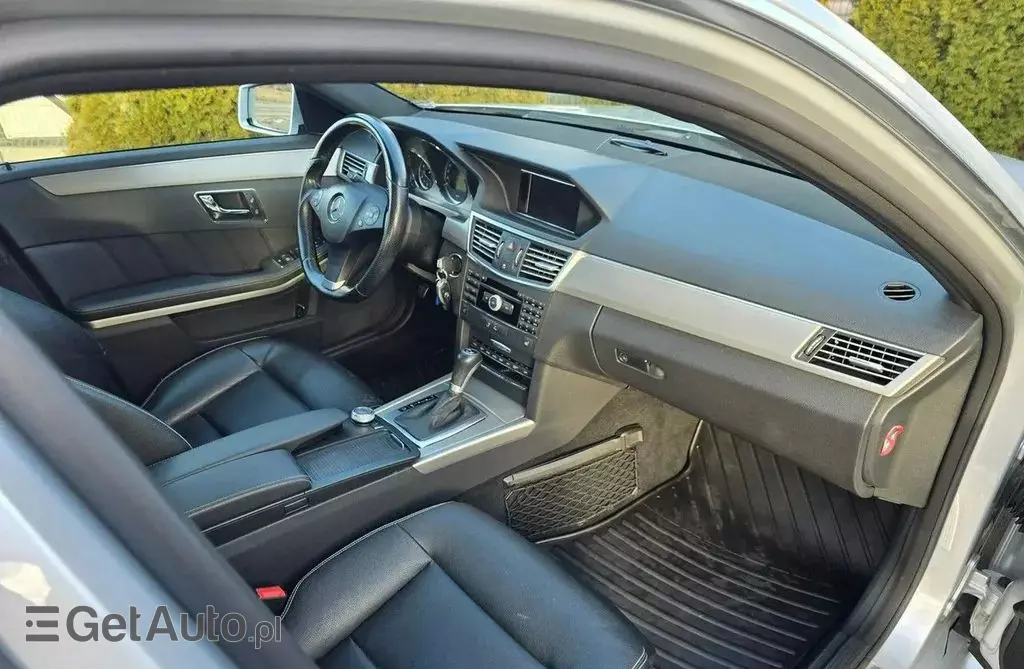 MERCEDES-BENZ E 