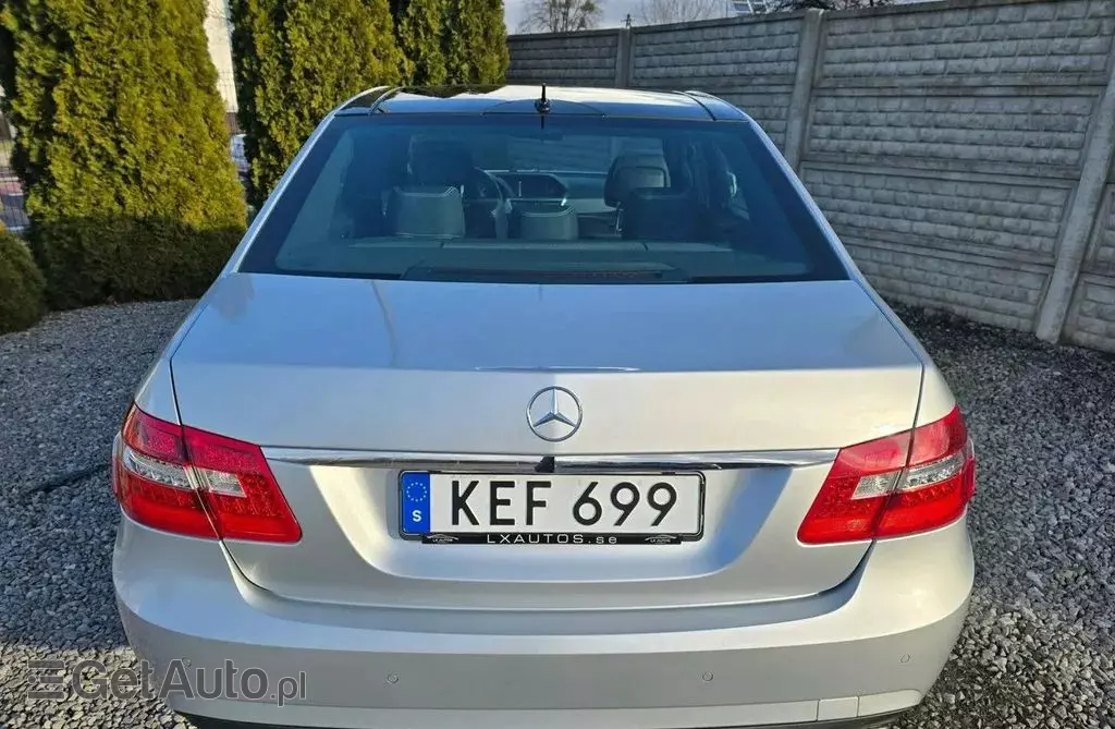 MERCEDES-BENZ E 