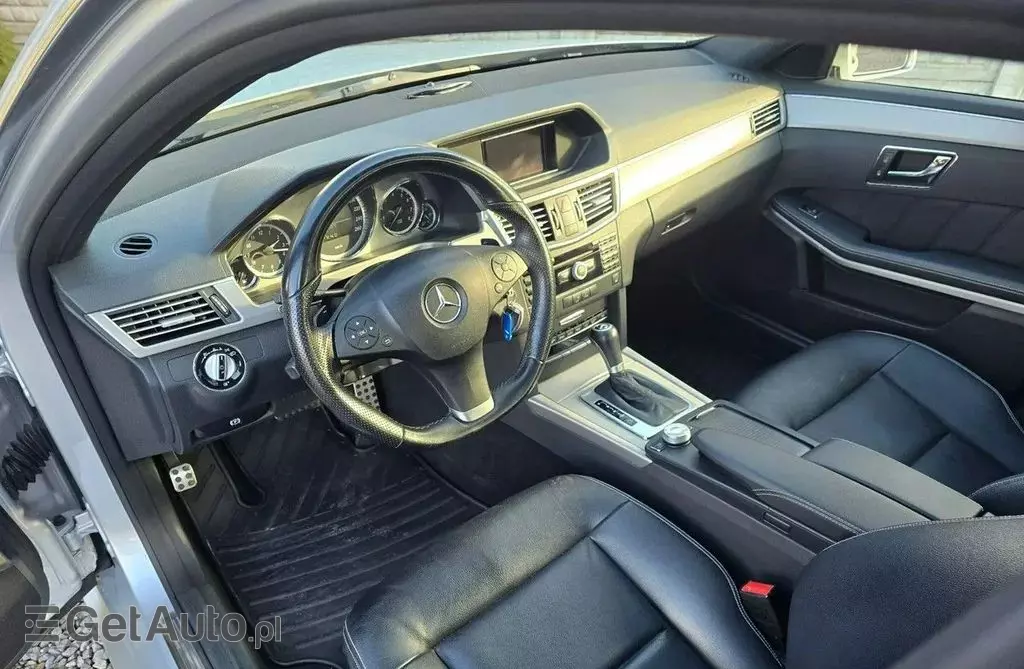 MERCEDES-BENZ E 