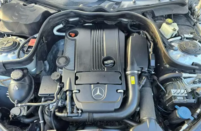 MERCEDES-BENZ E 