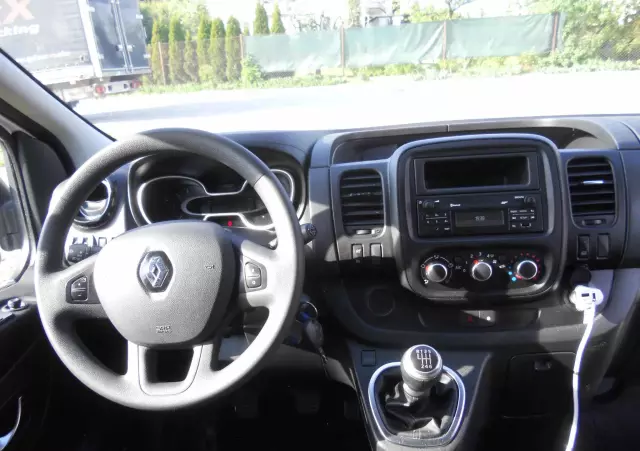 RENAULT Trafic 