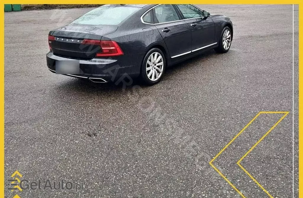 VOLVO S90 