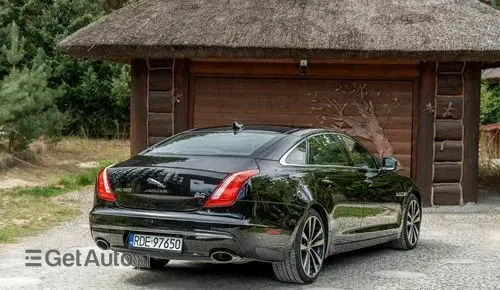 JAGUAR XJ 