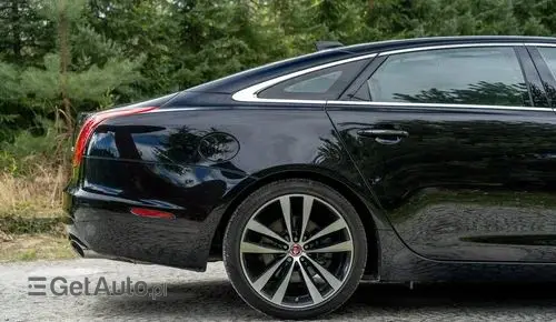 JAGUAR XJ 