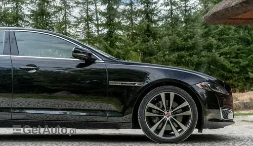 JAGUAR XJ 