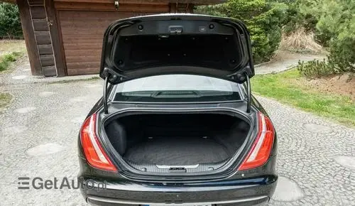 JAGUAR XJ 