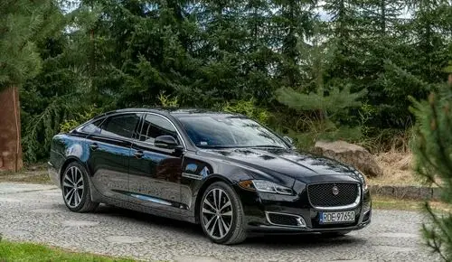 JAGUAR XJ 