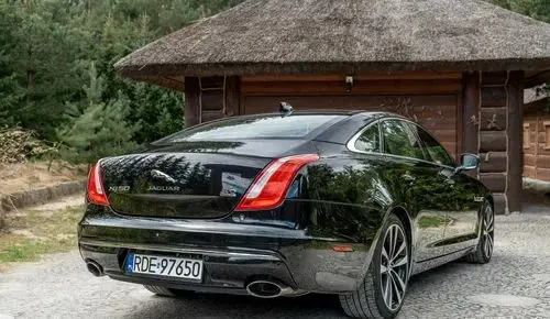 JAGUAR XJ 