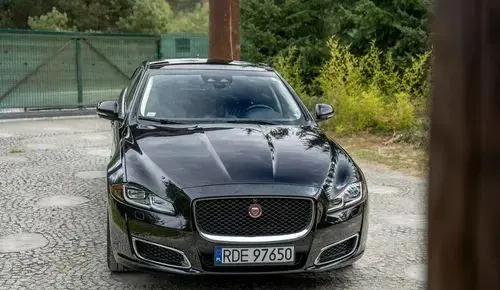 JAGUAR XJ 