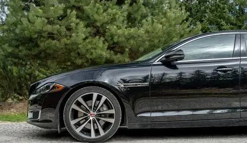 JAGUAR XJ 