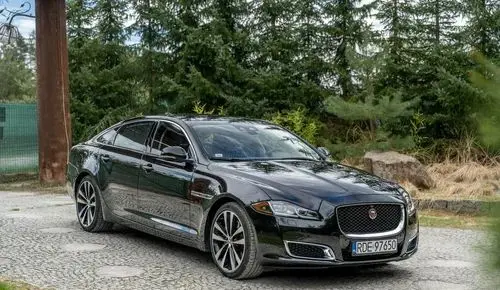 JAGUAR XJ 