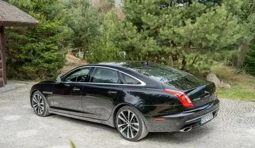 JAGUAR XJ 