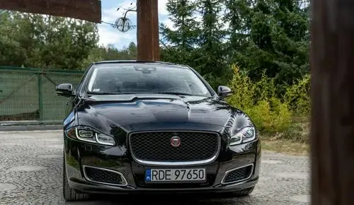 JAGUAR XJ 