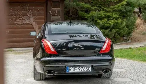 JAGUAR XJ 