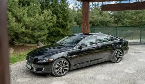 JAGUAR XJ 