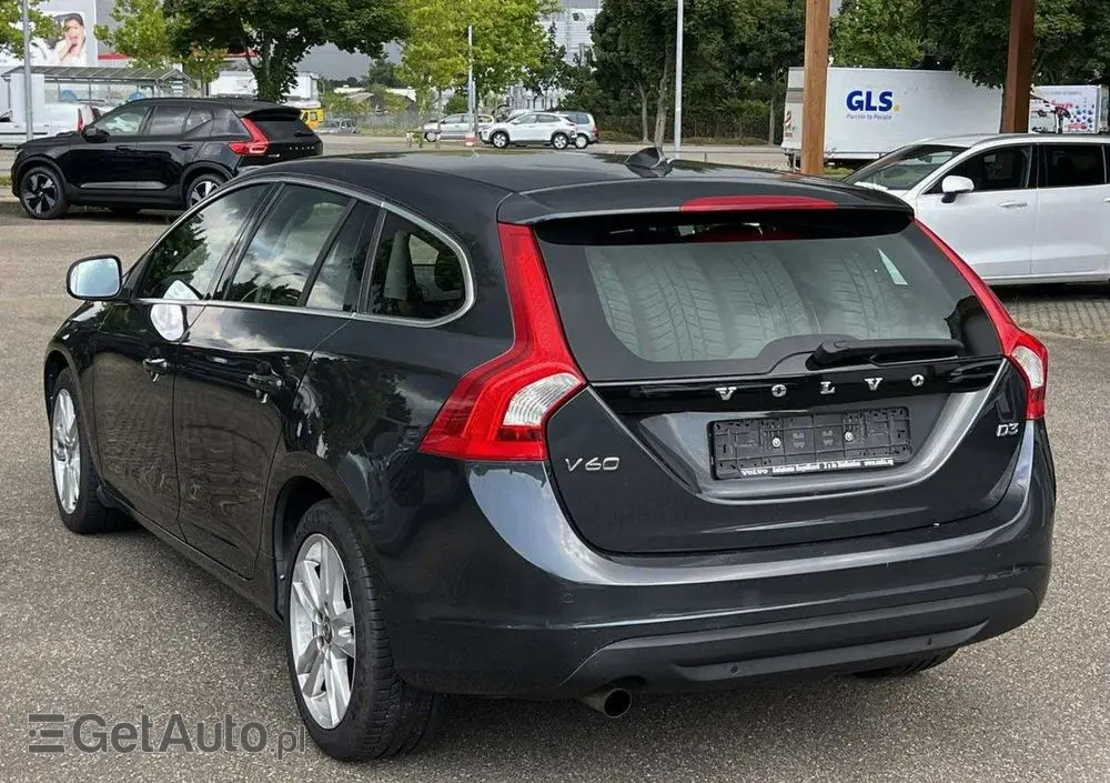 VOLVO V60 D3 Momentum