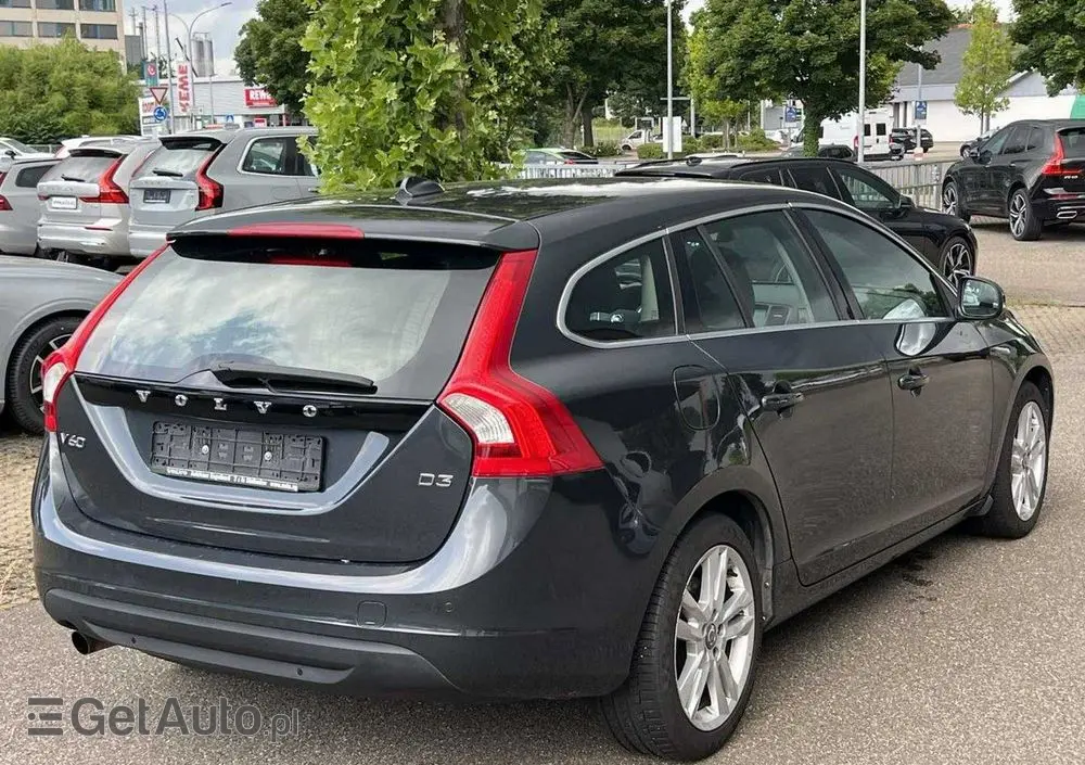VOLVO V60 D3 Momentum