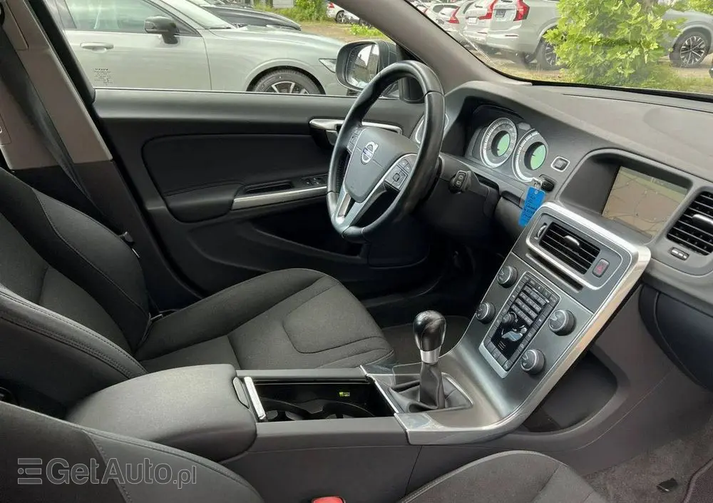 VOLVO V60 D3 Momentum