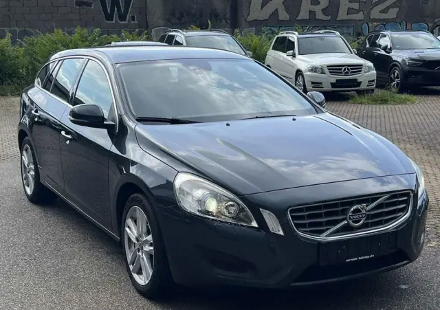 VOLVO V60 D3 Momentum