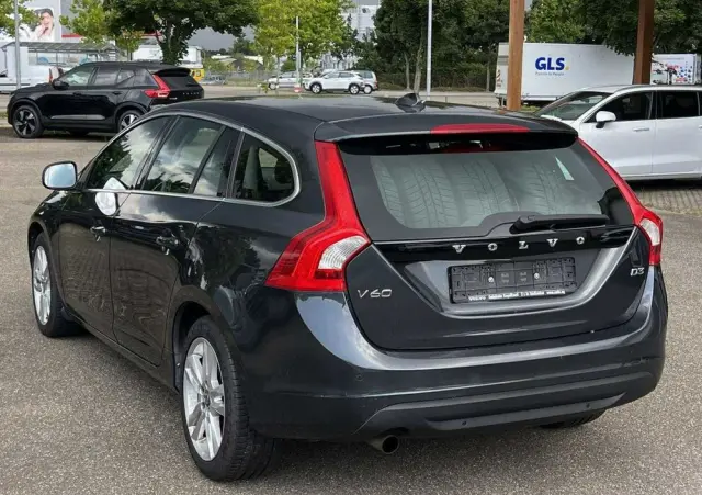 VOLVO V60 D3 Momentum