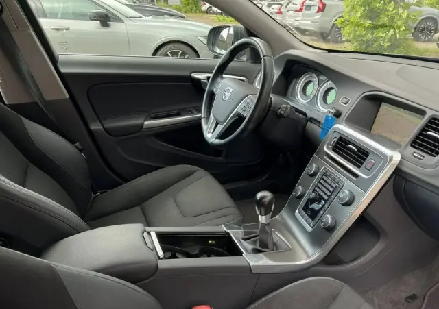 VOLVO V60 D3 Momentum
