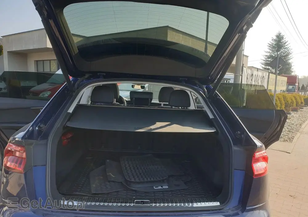 AUDI Q8 SUV TFSI quattro 250 kW tiptronic