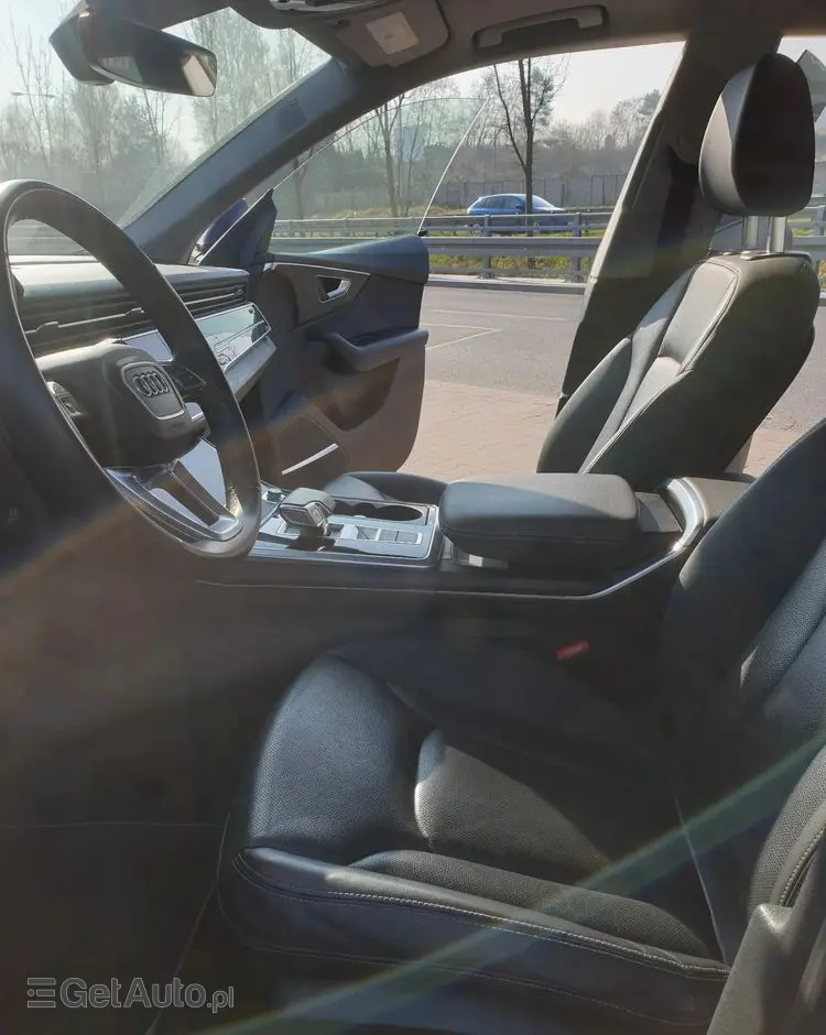 AUDI Q8 SUV TFSI quattro 250 kW tiptronic