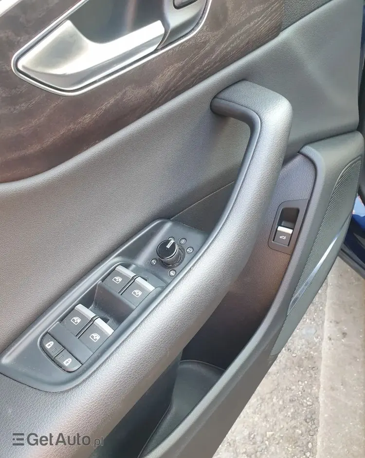 AUDI Q8 SUV TFSI quattro 250 kW tiptronic