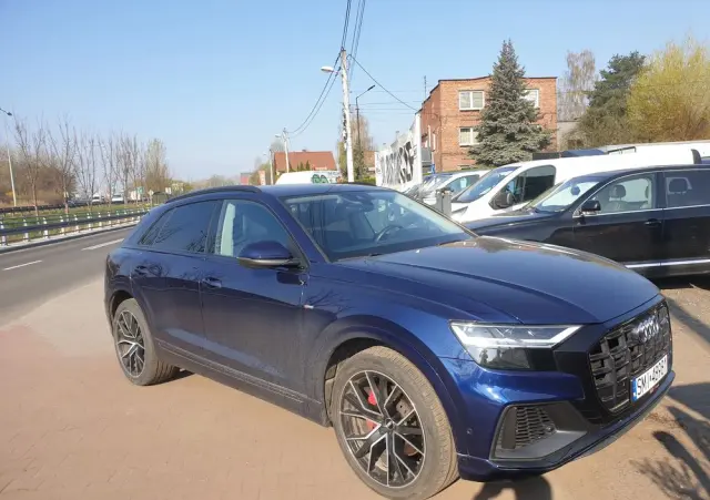 AUDI Q8 SUV TFSI quattro 250 kW tiptronic