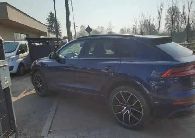 AUDI Q8 SUV TFSI quattro 250 kW tiptronic