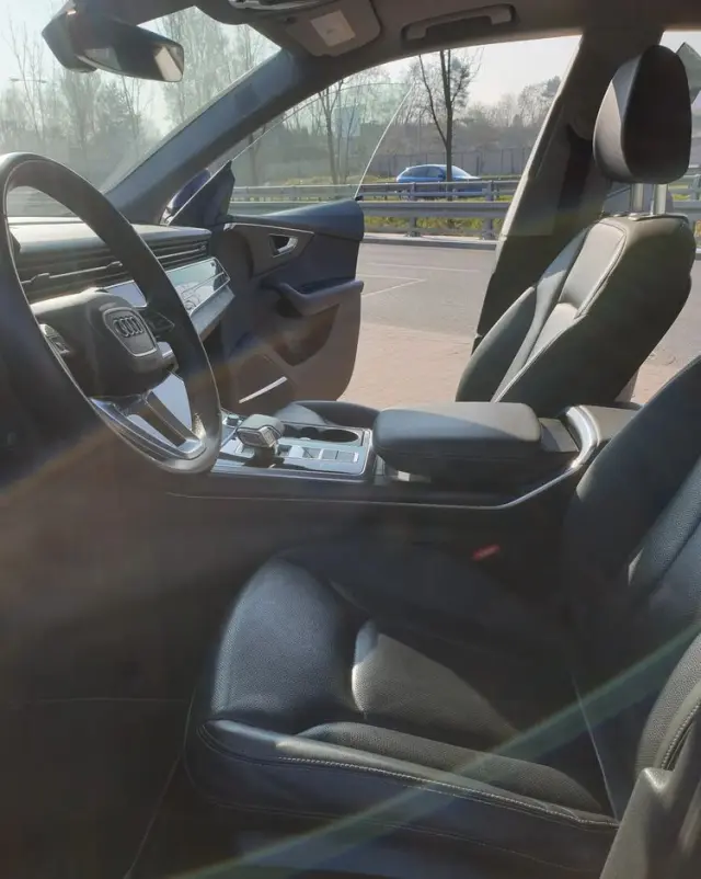 AUDI Q8 SUV TFSI quattro 250 kW tiptronic