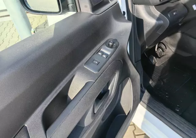 TOYOTA Proace City Berlingo Partner 