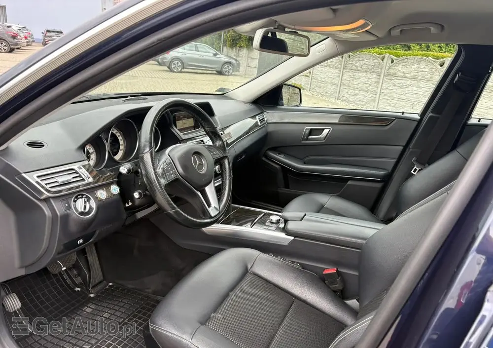MERCEDES-BENZ Klasa E 300 T BlueTEC 9G-TRONIC