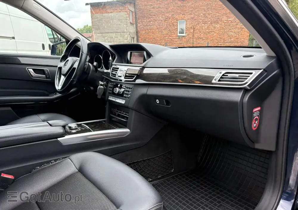MERCEDES-BENZ Klasa E 300 T BlueTEC 9G-TRONIC