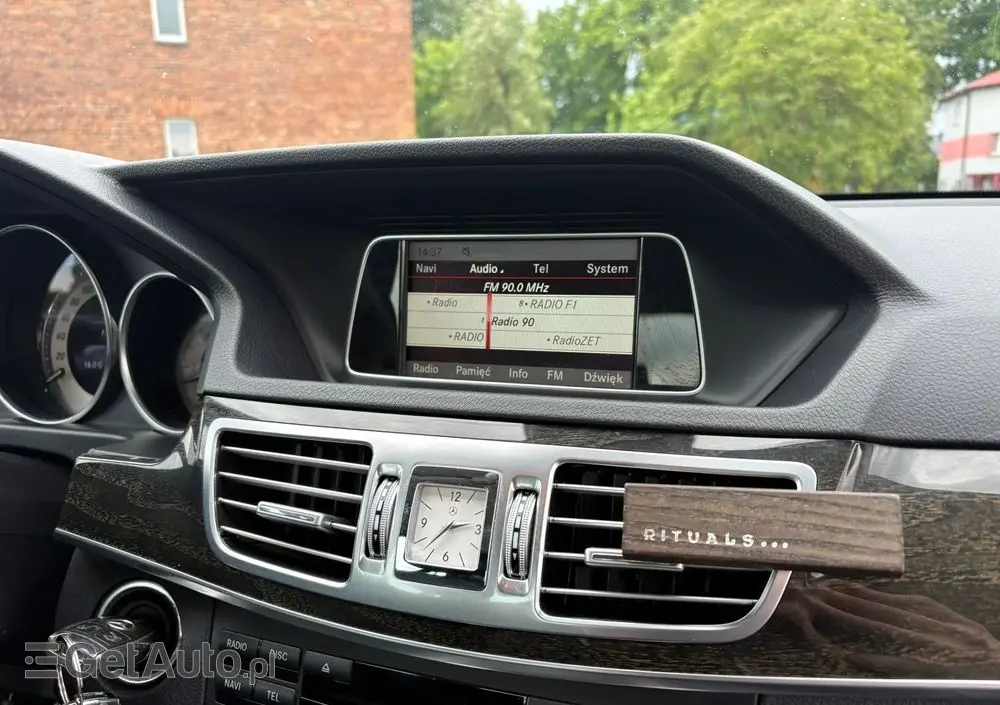 MERCEDES-BENZ Klasa E 300 T BlueTEC 9G-TRONIC