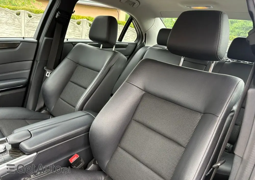 MERCEDES-BENZ Klasa E 300 T BlueTEC 9G-TRONIC