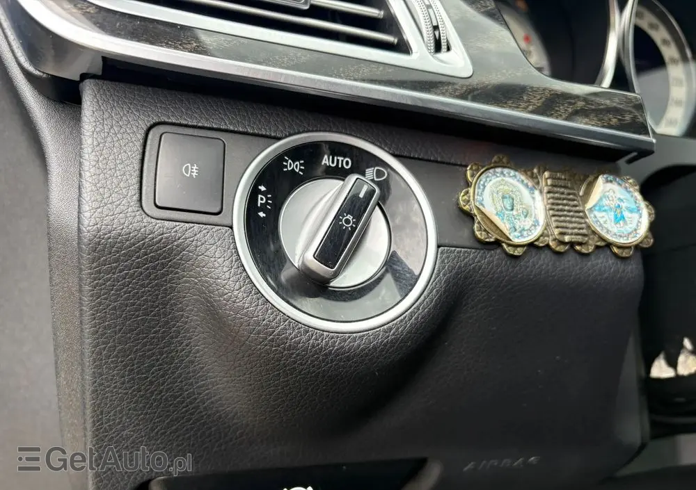 MERCEDES-BENZ Klasa E 300 T BlueTEC 9G-TRONIC