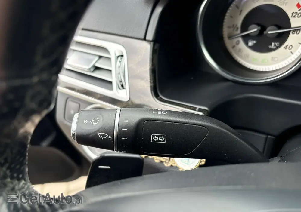 MERCEDES-BENZ Klasa E 300 T BlueTEC 9G-TRONIC