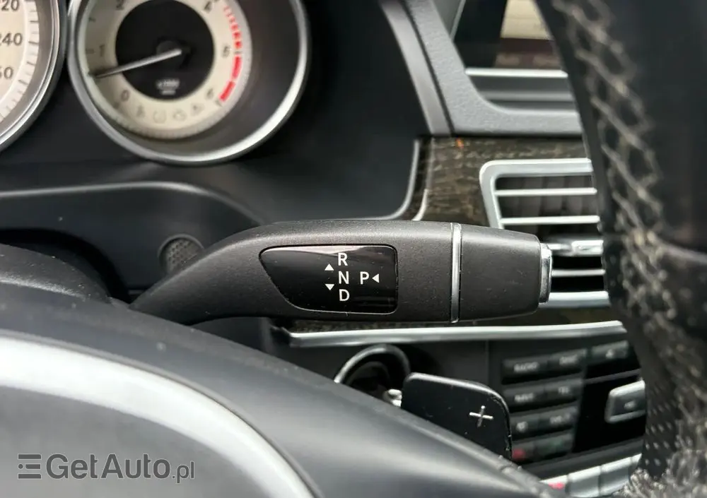 MERCEDES-BENZ Klasa E 300 T BlueTEC 9G-TRONIC