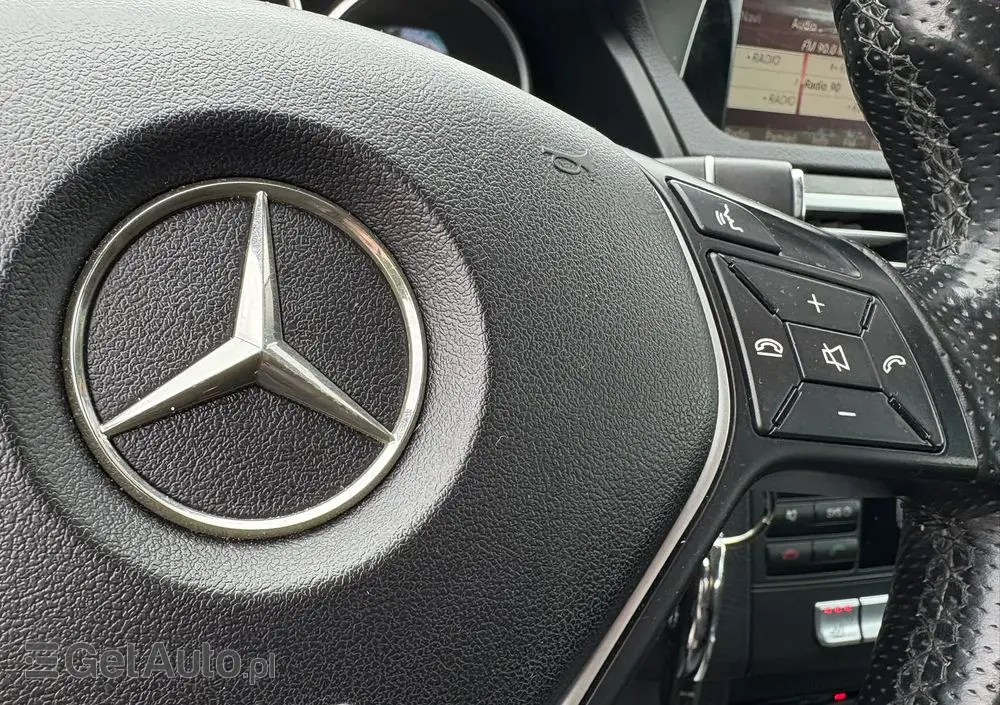 MERCEDES-BENZ Klasa E 300 T BlueTEC 9G-TRONIC