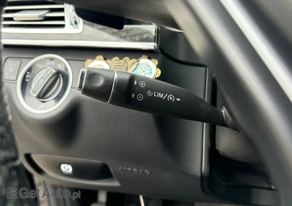 MERCEDES-BENZ Klasa E 300 T BlueTEC 9G-TRONIC