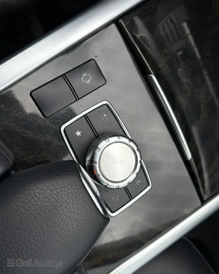 MERCEDES-BENZ Klasa E 300 T BlueTEC 9G-TRONIC