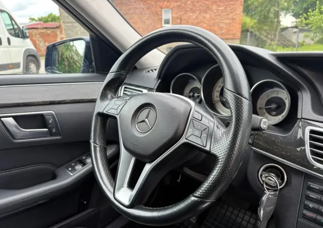 MERCEDES-BENZ Klasa E 300 T BlueTEC 9G-TRONIC