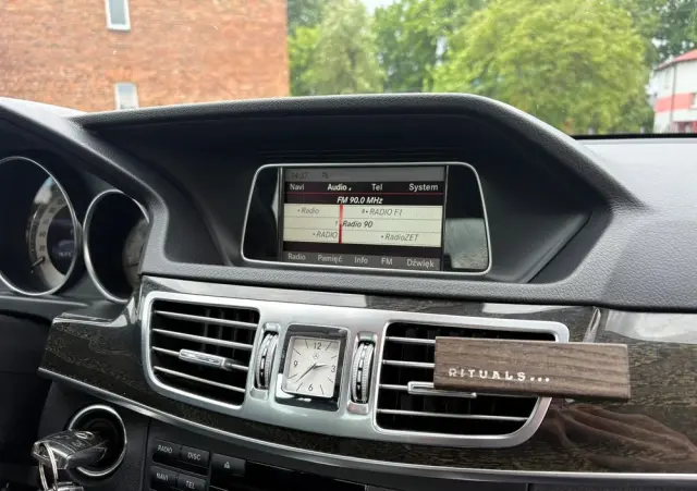 MERCEDES-BENZ Klasa E 300 T BlueTEC 9G-TRONIC