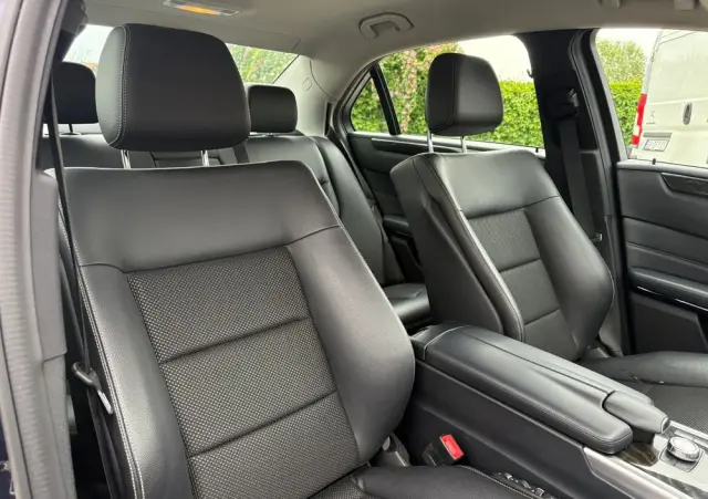 MERCEDES-BENZ Klasa E 300 T BlueTEC 9G-TRONIC