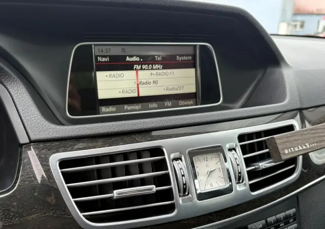 MERCEDES-BENZ Klasa E 300 T BlueTEC 9G-TRONIC