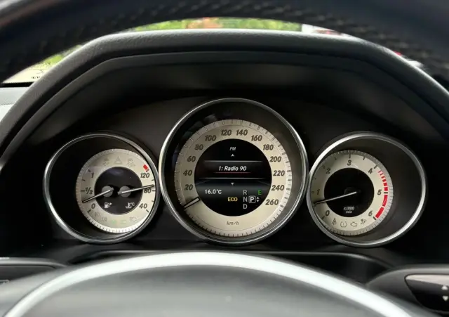 MERCEDES-BENZ Klasa E 300 T BlueTEC 9G-TRONIC