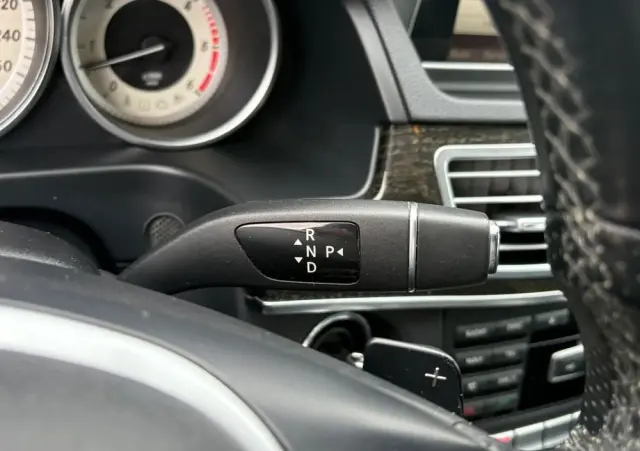 MERCEDES-BENZ Klasa E 300 T BlueTEC 9G-TRONIC