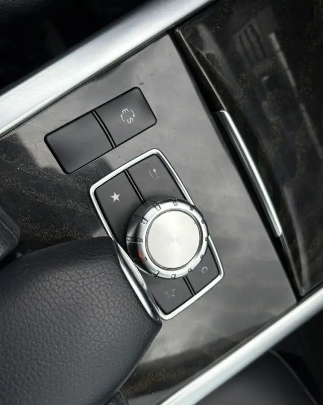 MERCEDES-BENZ Klasa E 300 T BlueTEC 9G-TRONIC