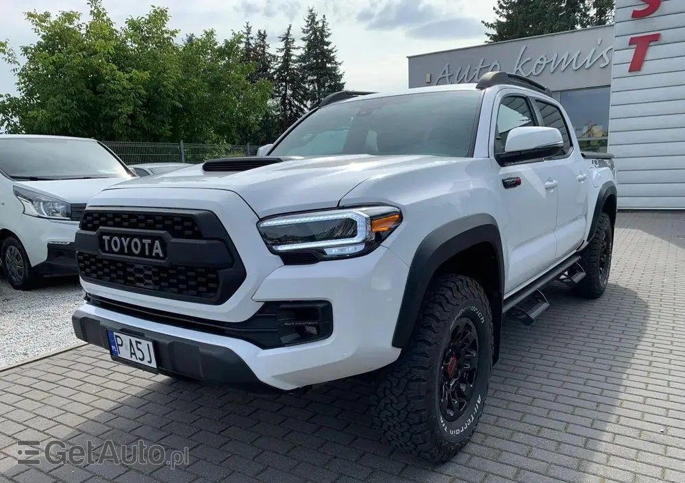 TOYOTA Tacoma 